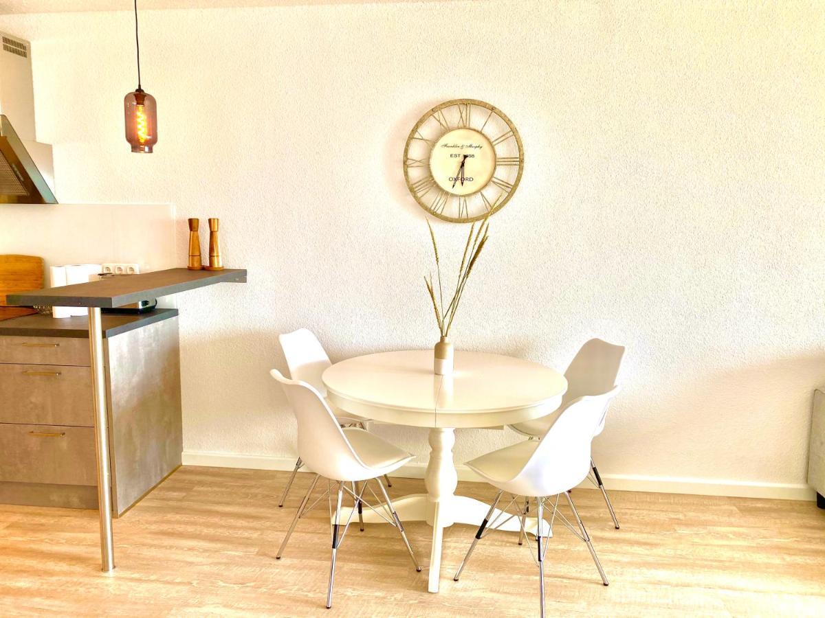 Studio-Apartment mit Panorama-Meerblick und direkter Strandlage in Scharbeutz Exterior foto