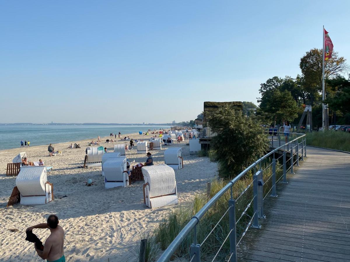 Studio-Apartment mit Panorama-Meerblick und direkter Strandlage in Scharbeutz Exterior foto